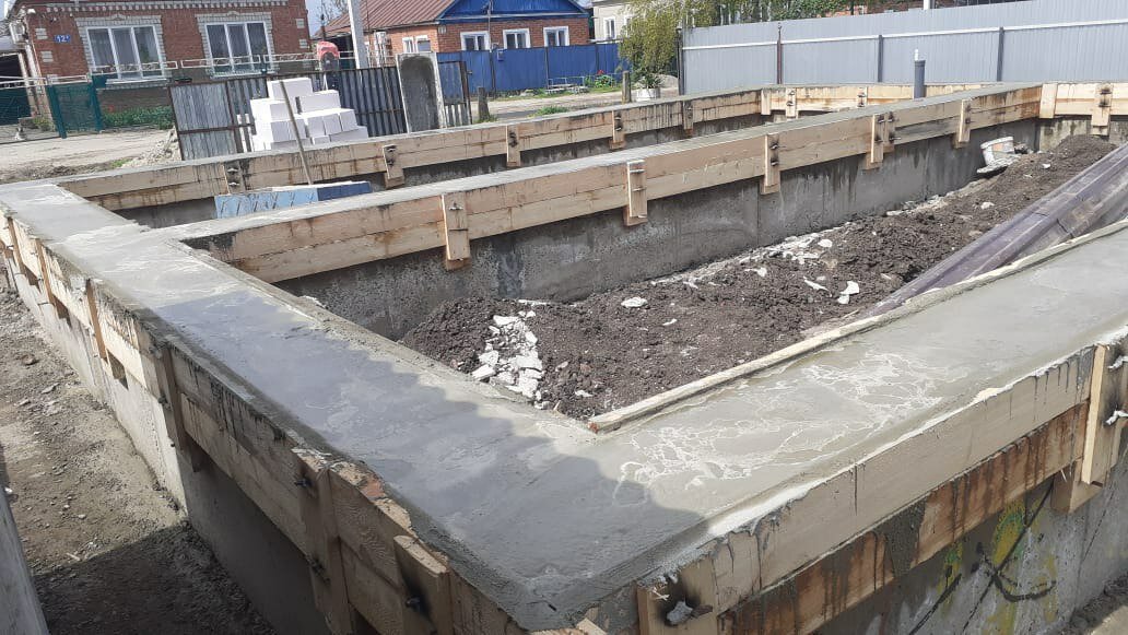 фундамент 12х12 монолит, ленточный фундамент фл фбс, фундамент из блоков фбс, фундамент, армопояс на блоки фбс