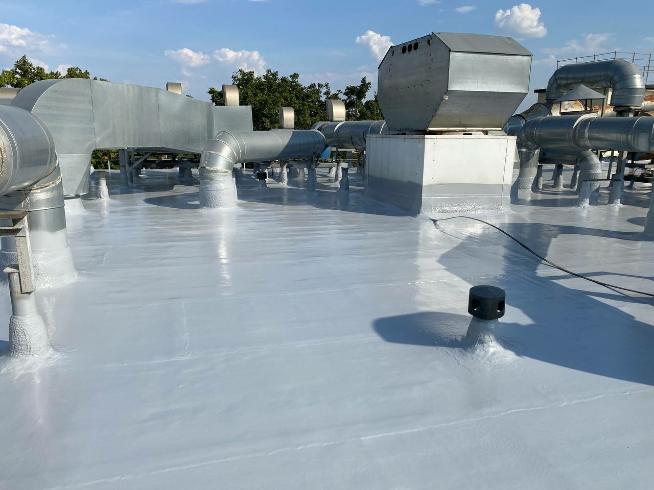 полимерная мембрана logicroof v rp, кровля пвх мембрана, пвх мембрана plastfoil classic 1.2, полимочевина гидроизоляция кровли, плоская кровля пвх мембрана