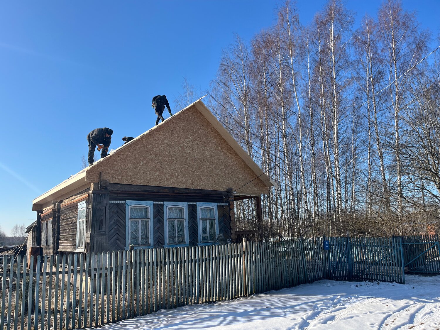 крыши старых домов, крыша в частном доме, надстройка второго этажа, реконструкция крыши, дом в