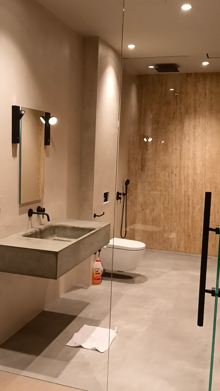 интерьер ванная, современный дизайн ванной, ванная современная дизайн, микроцемент в интерьере ванной, дизайн интерьера ванной комнаты