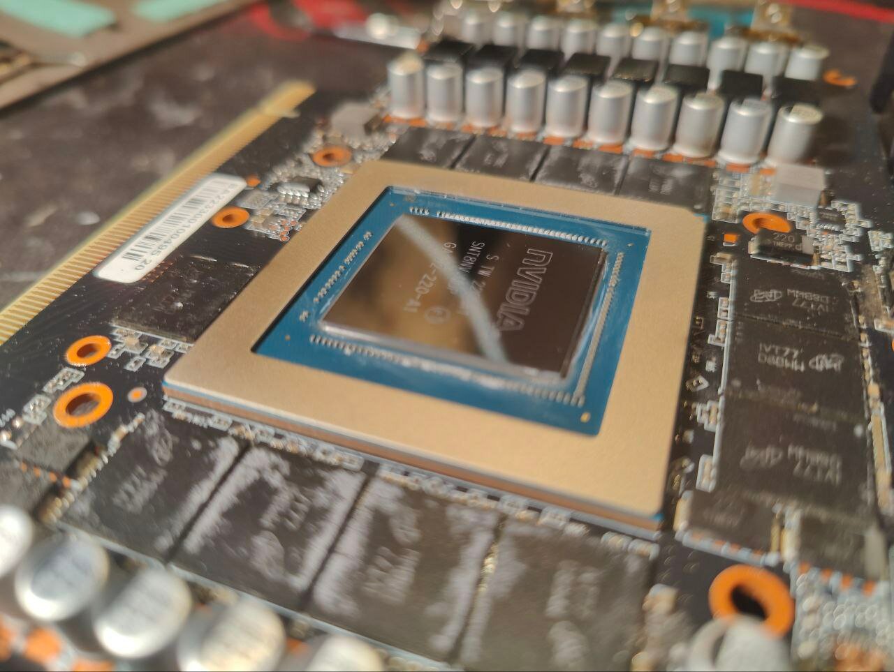 видеокарта nvidia geforce rtx 3090, geforce rtx 3080, термопаста на процессор, нанесение термопасты на процессор, компьютерные комплектующие