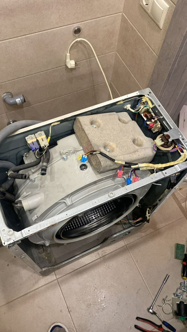 разобранная стиральная машина, ремонт стиральной машины, разбор стиральной машины, стиральная машина lg, разобрать стиральную машину lg