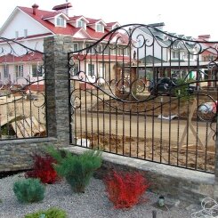 кованый забор, кованый забор классика, кованые заборы ростов на дону, кованый забор с воротами, кованые ворота открытые