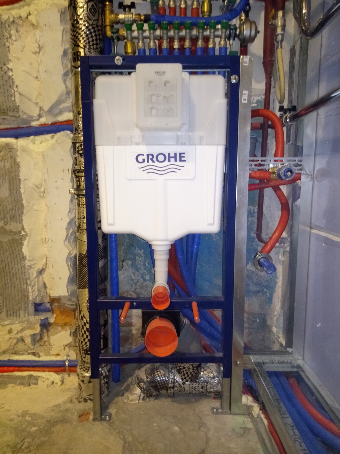 Монтаж унитаза с инсталляцией в Гатчине - Сантехнические работы и ...