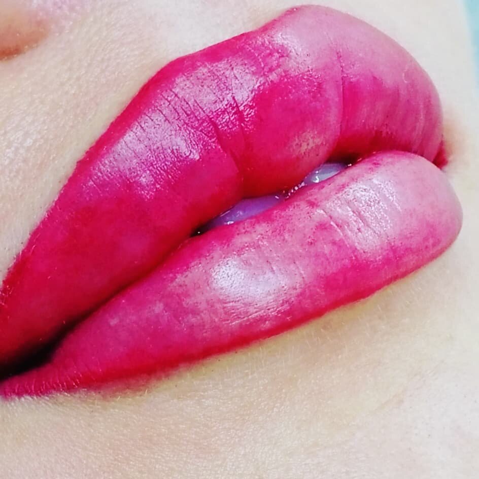 розовые губы, губы соблазн, lip, женщины с напылением губ, губа