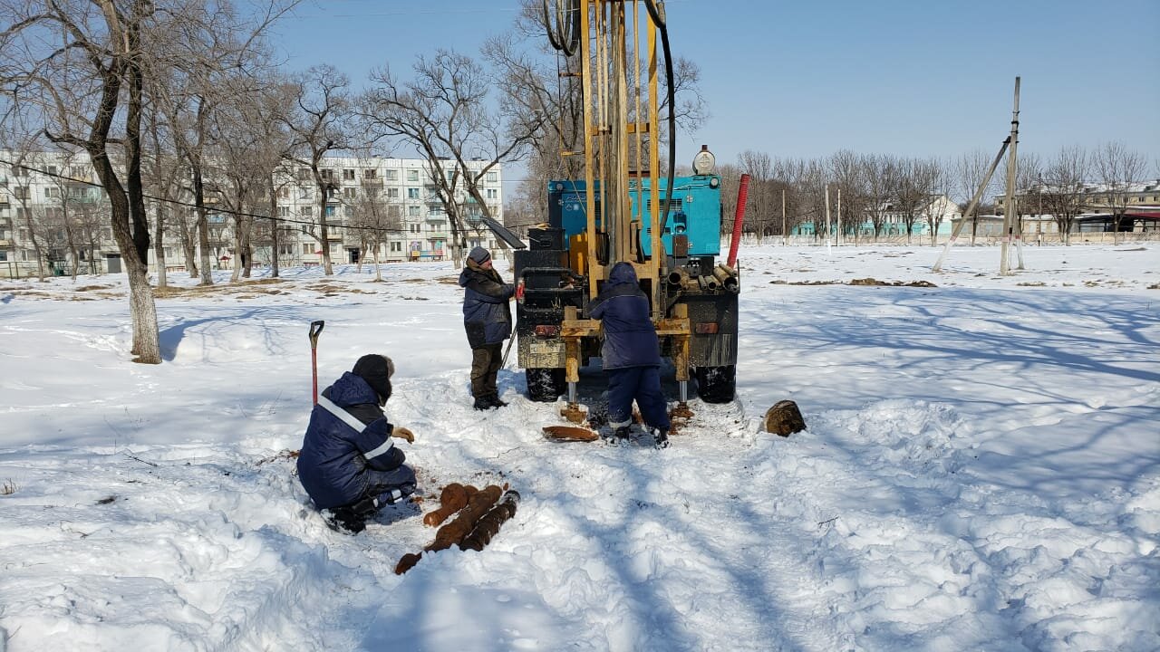 бурение, бурение льда, буровая установка, гбу-1 бурение, зимнее бурение колодцев
