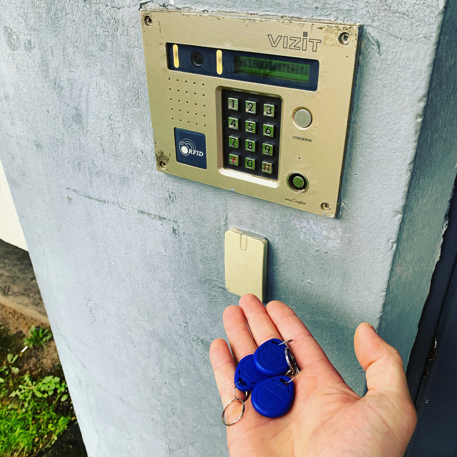 домофон бвд 431, домофон, подъездные домофоны, домофон визит 432 подъезд, домофон визит nfc