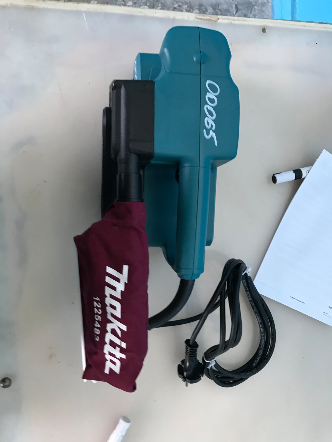 ленточная шлифмашина makita 9910k, ленточная шлифмашина электрическая makita 9910, шлифмашина макита 9911 схема, шлифмашина makita 9911, шлифмашина makita 9910
