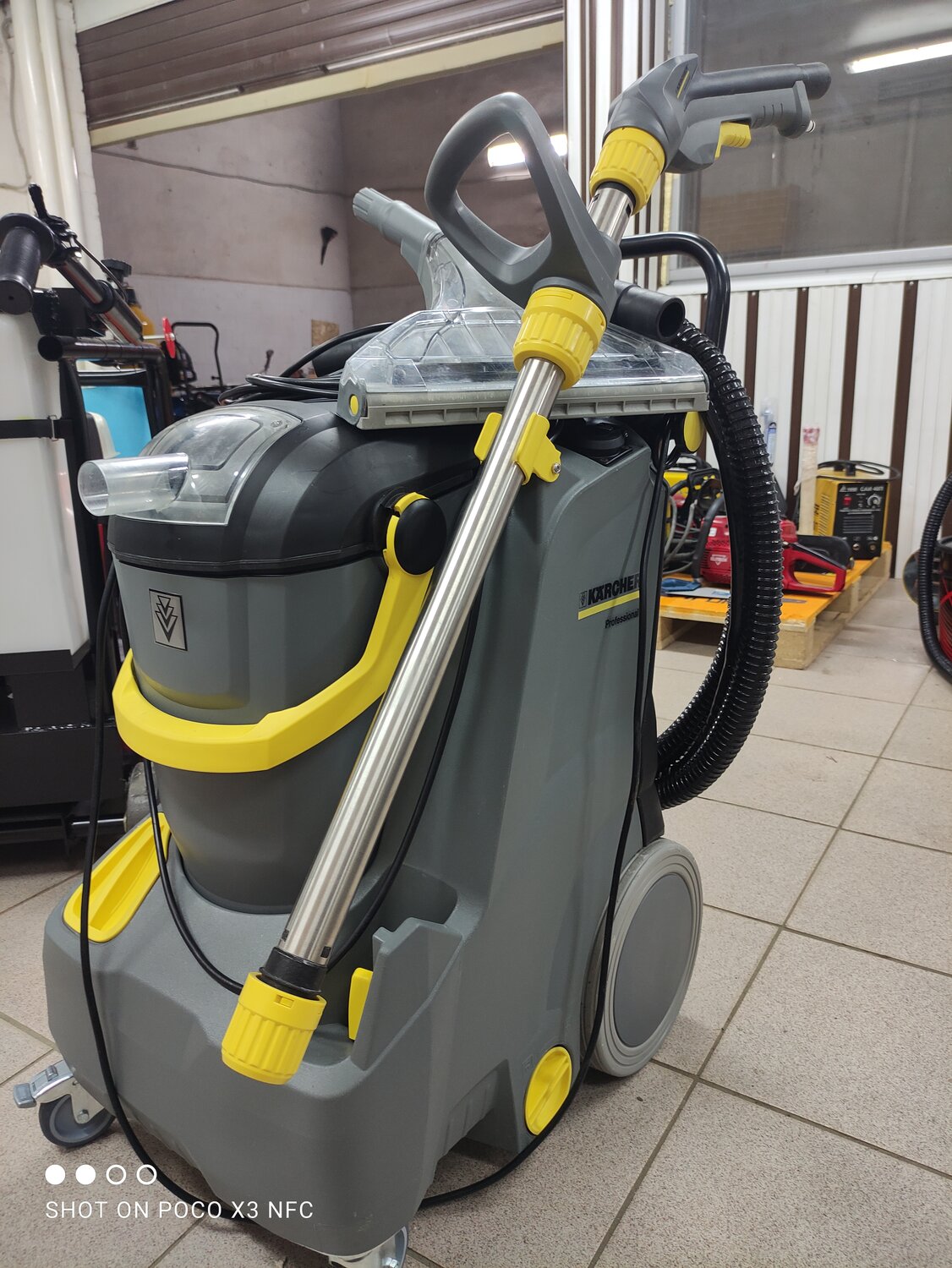 моющий пылесос karcher puzzi 30/4, керхер профессионал puzzi 10/1, керхер экстрактор puzzi 10/1, пылесос karcher puzzi 10/1, пылесос керхер пуззи 100 двигатель