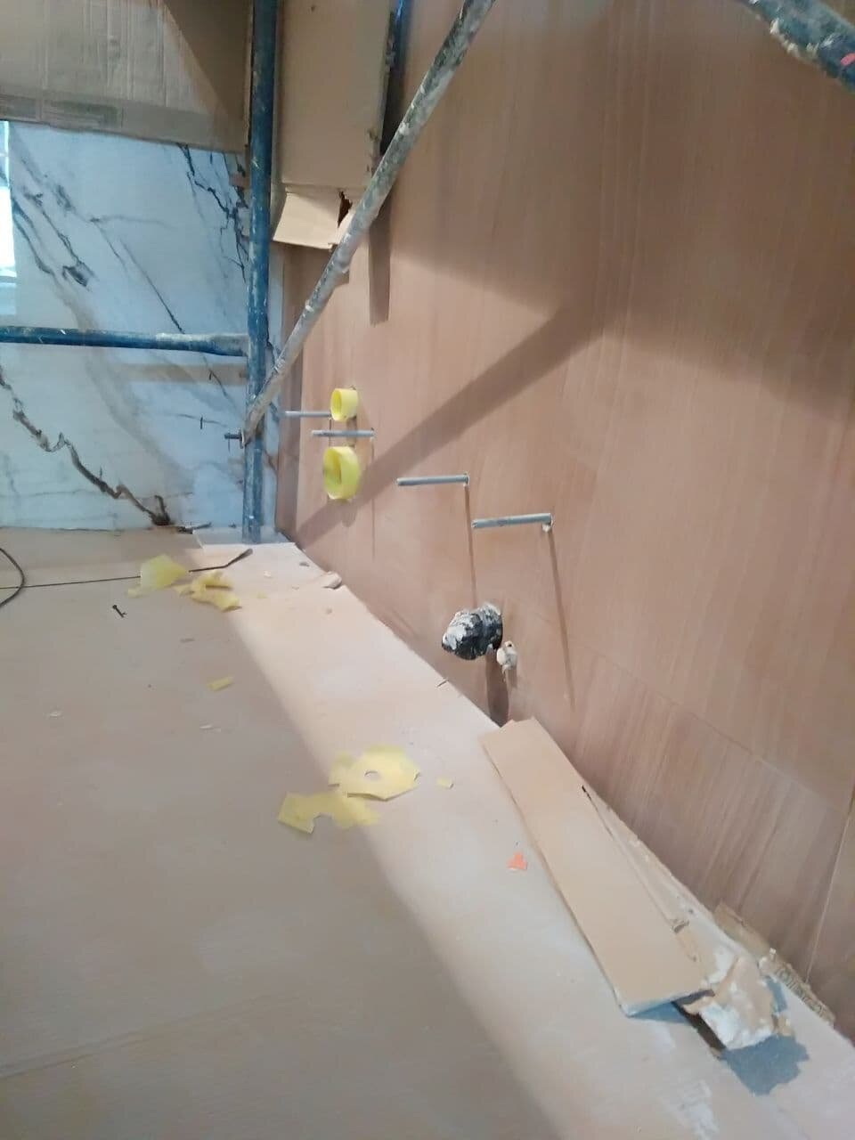 укладка ламината на лоджии, укладка плитки на гипсокартон на кухне на пол, отделка ванных комнат гипсокартоном, укладка ламината ступеньками, укладка ламината в кладовке