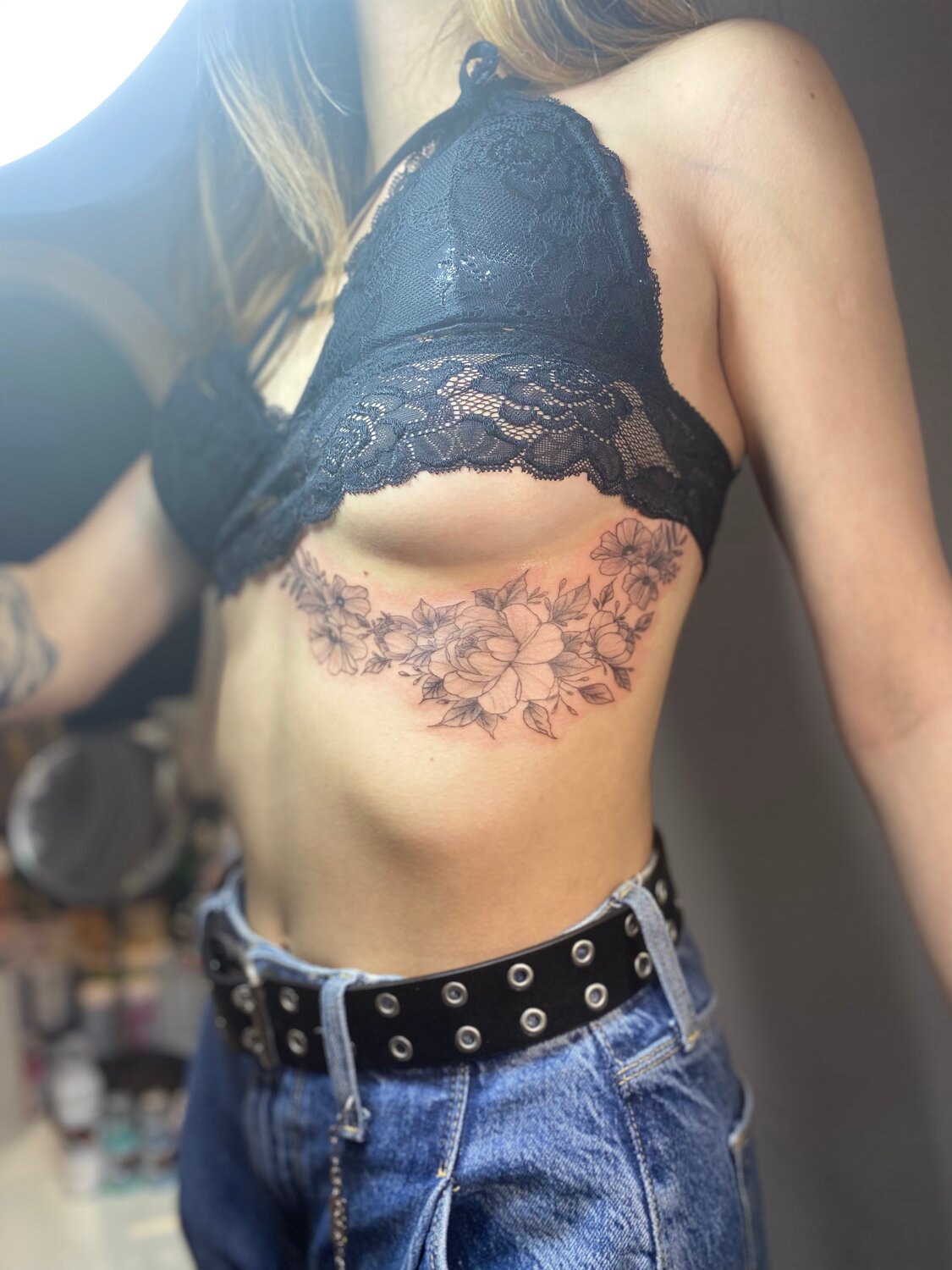 татуировка, тату с подвесками, tattoo, татуировка лифчик