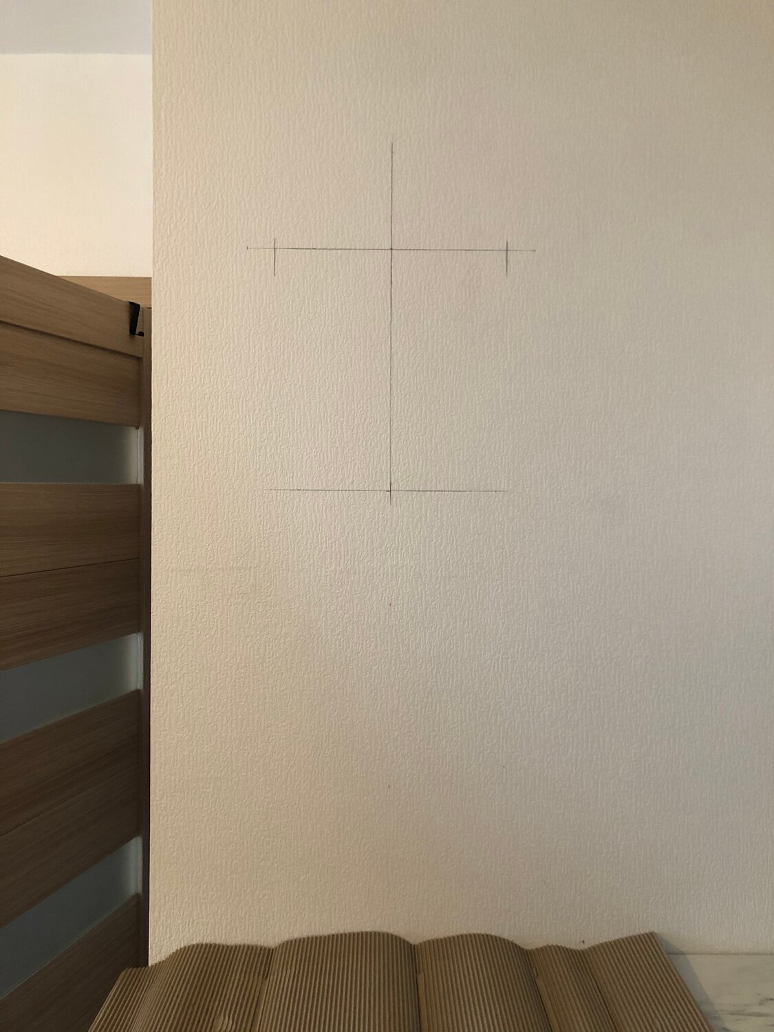 плитка на стену, вертикальная линия, техника, wardrobe in corridor в панельном доме, своими руками из картона