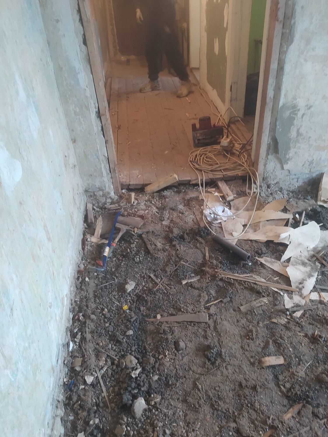 демонтаж полов в панельном доме, провалился пол в доме, пожар в доме, демонтаж пола, взрыв газа