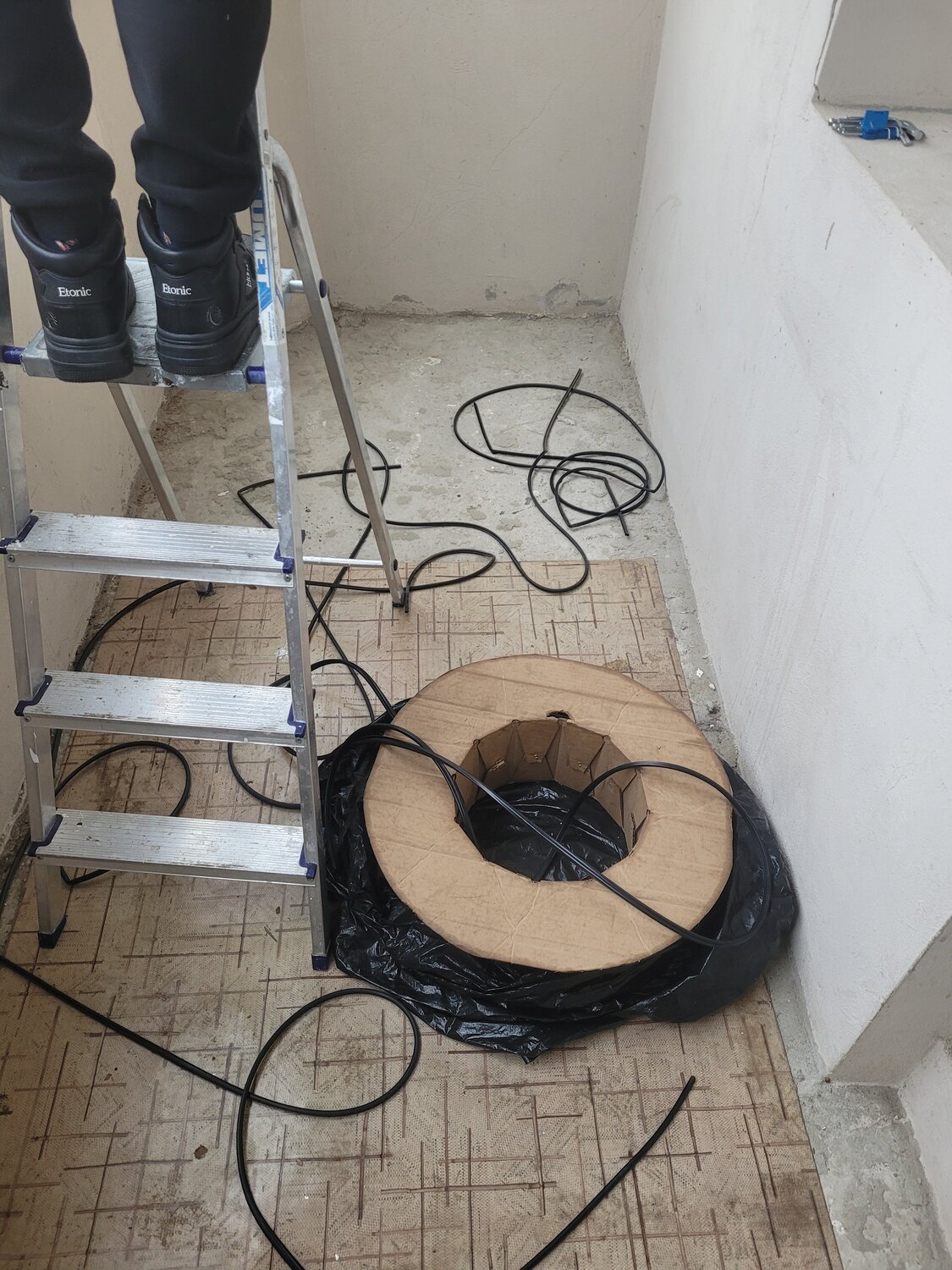 Монтаж подоконников