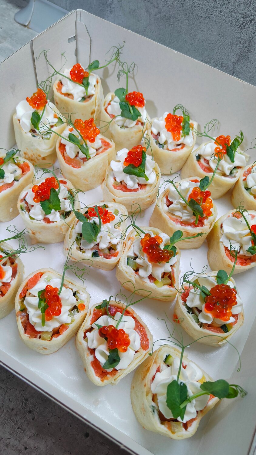 закуска, закуска с икрой, закуска с красной икрой, закуски для праздничного стола, тарталетка с икрой