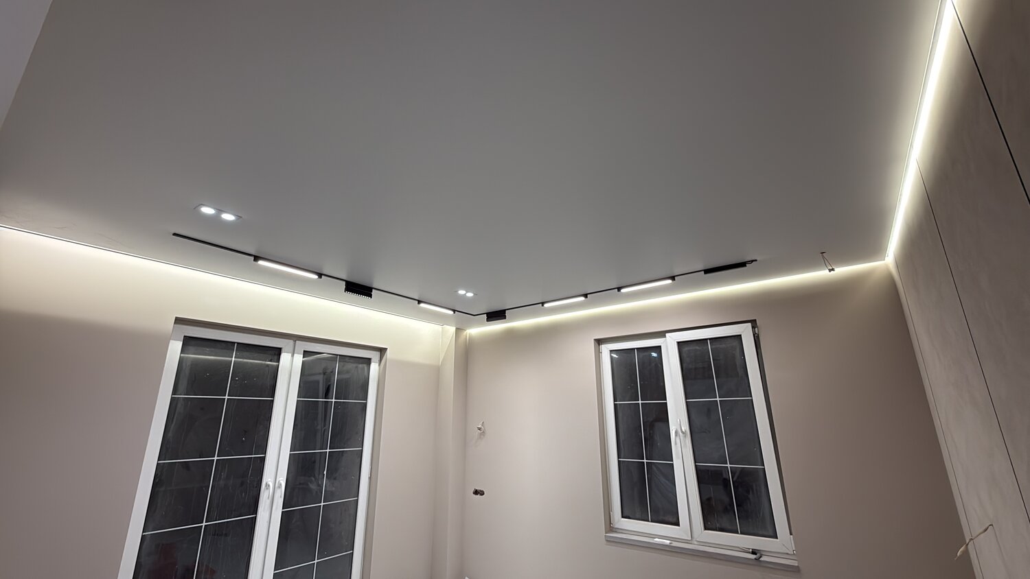 натяжной потолок