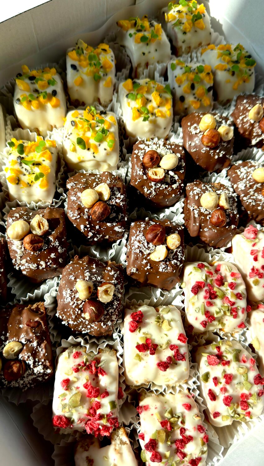 мини пирожное, пирожное, пирожные ассорти, сладостей, сладости выпечка