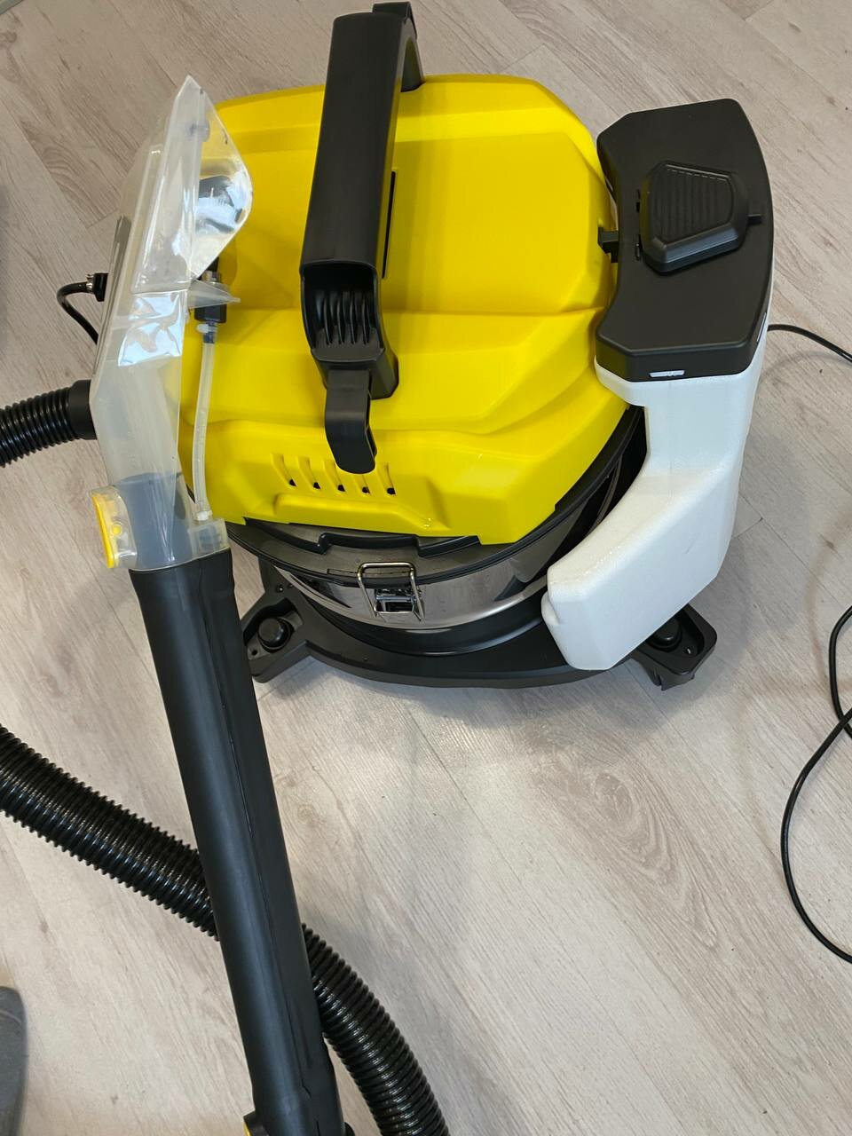 хозяйственный пылесос karcher wd 4 premium, пылесос керхер, пылесос karcher wd 4 premium, строительные пылесосы karcher, пылесос karcher