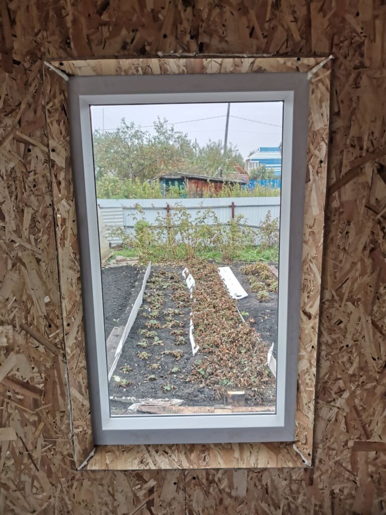 пластиковое окно, окно, пластиковые окна в частном доме, откос на окне, окна в загородном доме
