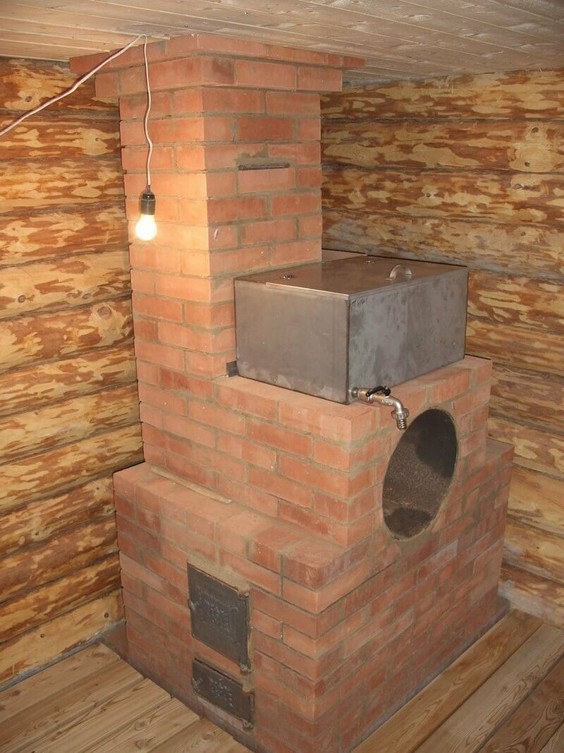 печь из кирпича в баню с баком и каменкой, кирпичная банная печь 1х1м, банная печь из кирпича, кирпичная печь для бани, кирпичная банная печь