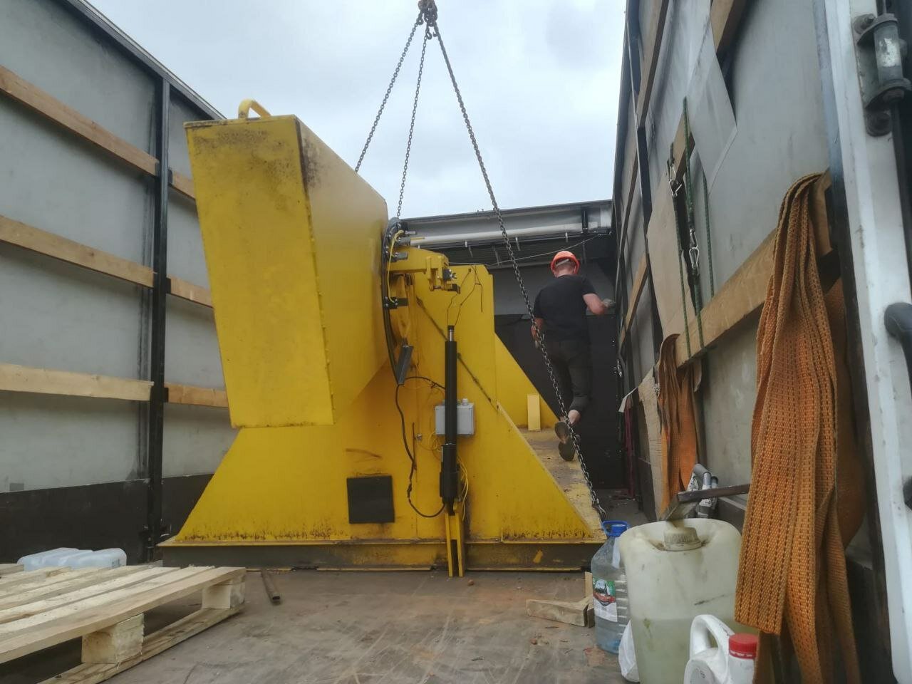 кантователь 20 тн, кантователь рулонов, строительная техника, оборудование для, кантователь контейнеров