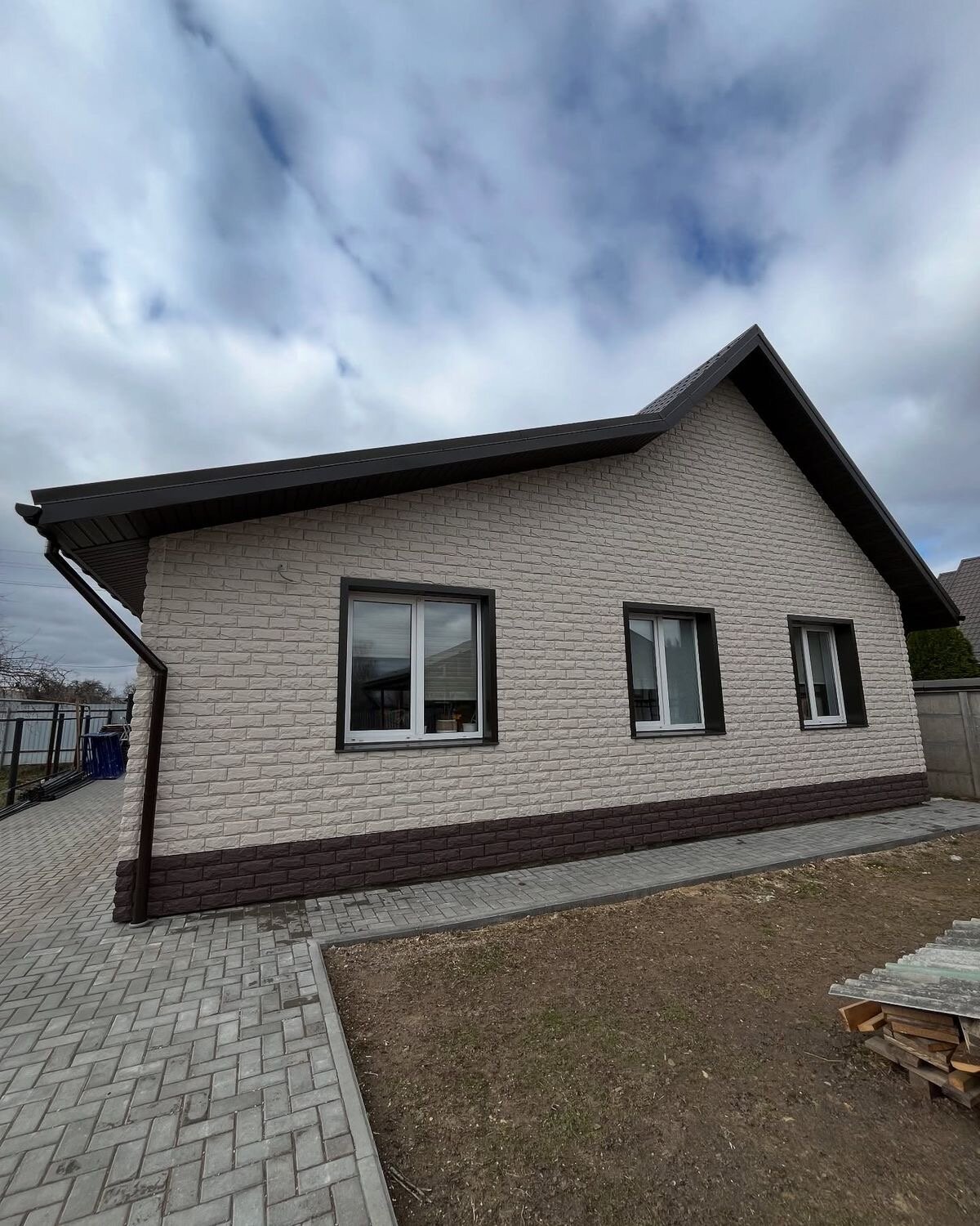 Монтаж фасада из фасадных панелей