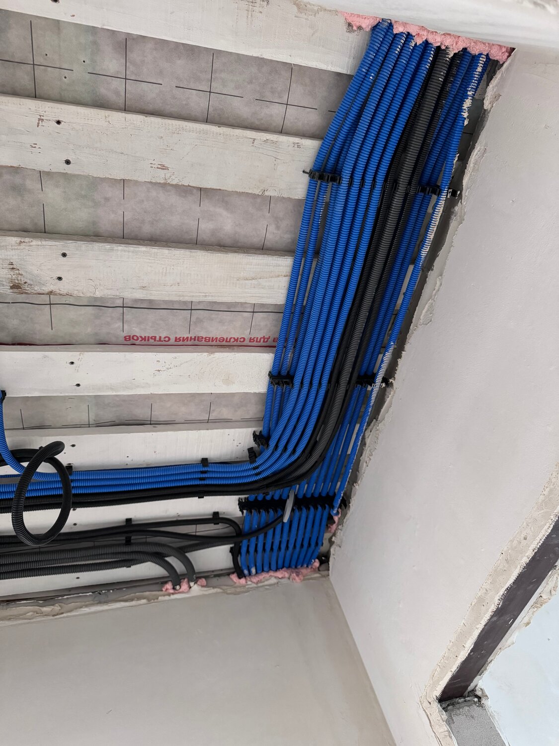 монтаж электропроводки, электромонтаж в доме, монтаж кабеля, монтаж электрики, монтаж электрики в квартире