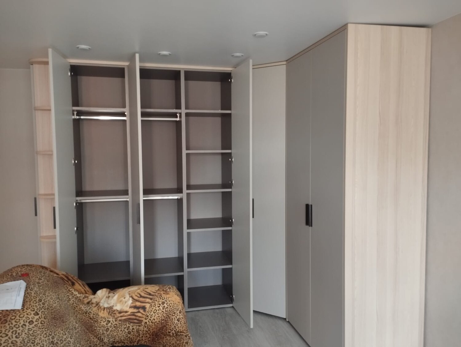 угловые шкафы, шкаф распашной, шкаф, угловой шкаф распашной, шкаф в спальне