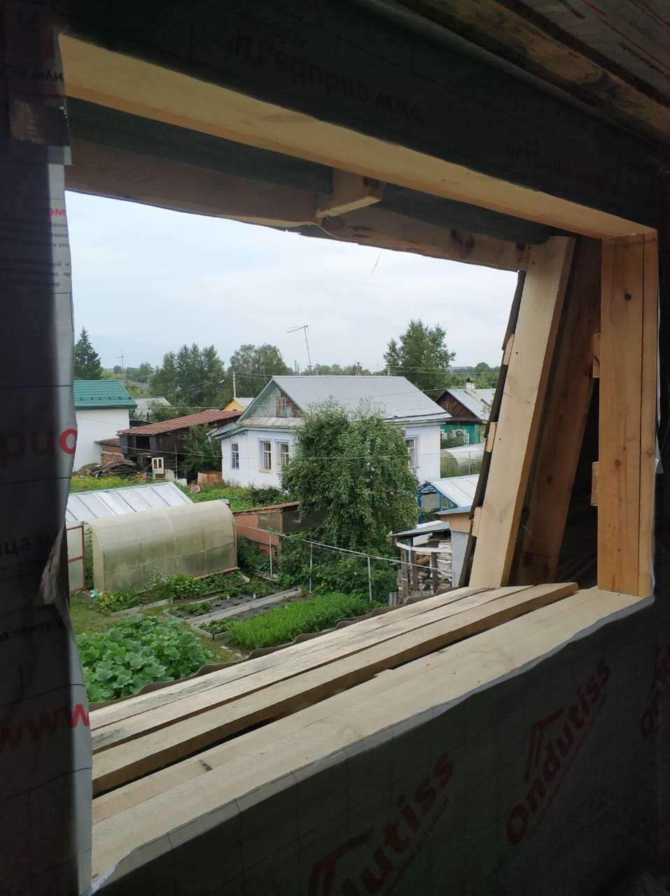 деревянный дом, загородный дом, окна, лоджия в старом доме, веранда