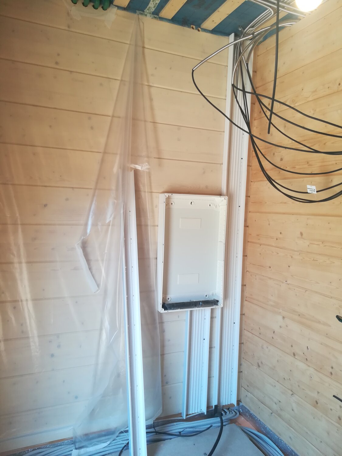 Электромонтажные работы в Москве: 116 электромонтажников со средним ...