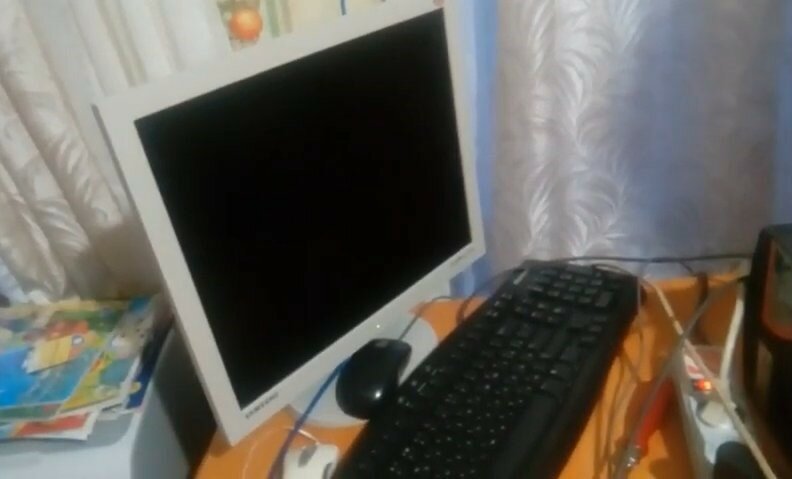 Мастер по ремонту компьютеров на дому.