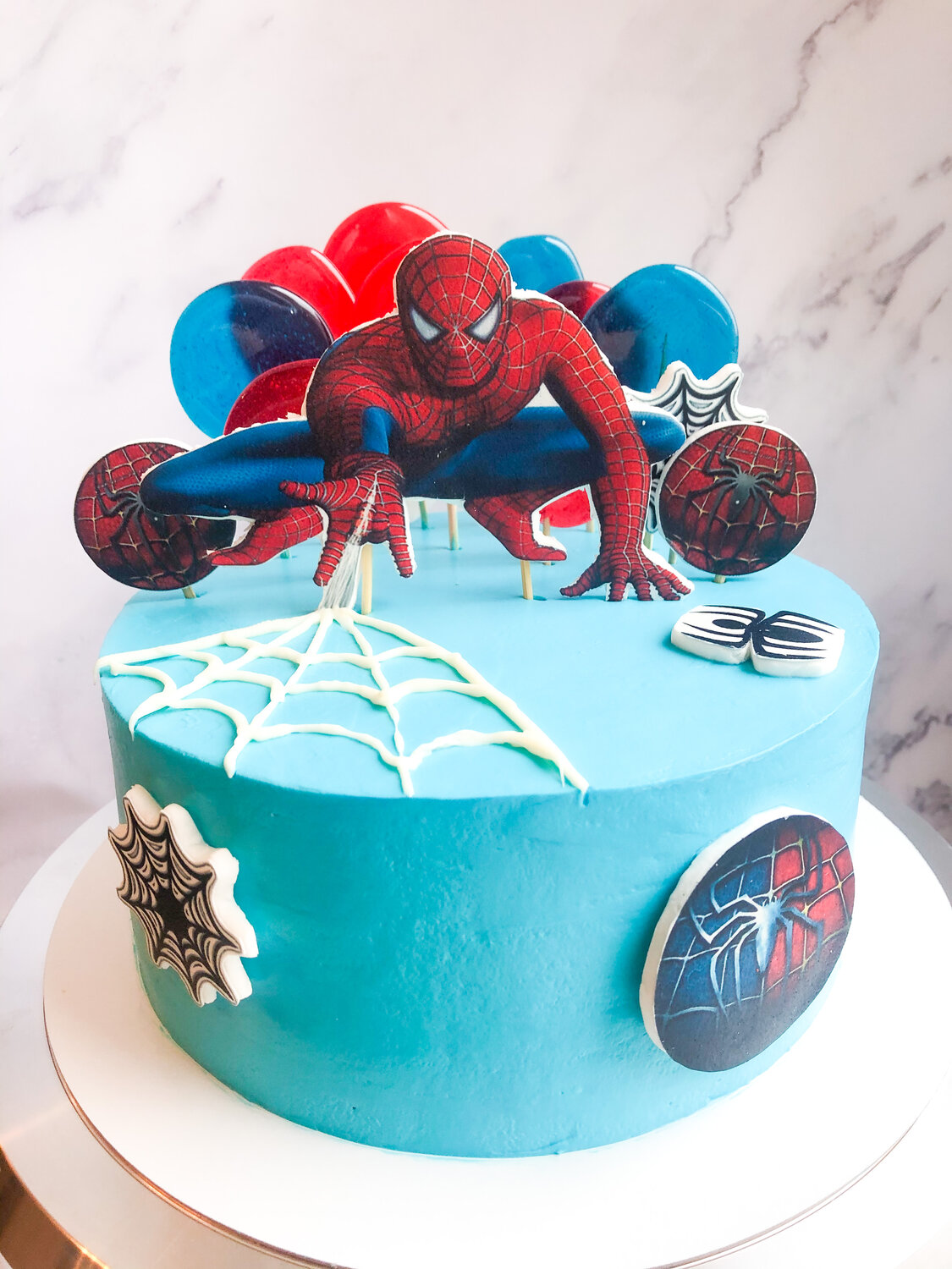 Торт «Человек-паук» со съедобной картинкой
