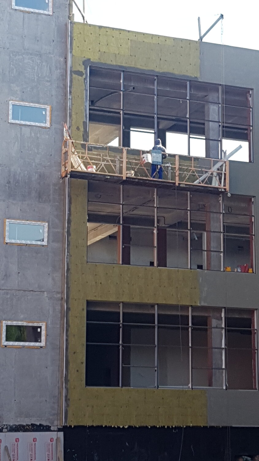 вентилируемый фасад, монтажник вентилируемого фасада, строительные леса на фасаде, строительные леса на фасаде здания, горячкин вентфасады