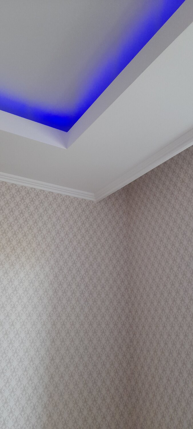 натяжной потолок с подсветкой по периметру, многоуровневые натяжные потолки с подсветкой, потолок с подсветкой по периметру, потолки из гипсокартона с подсветкой, потолок