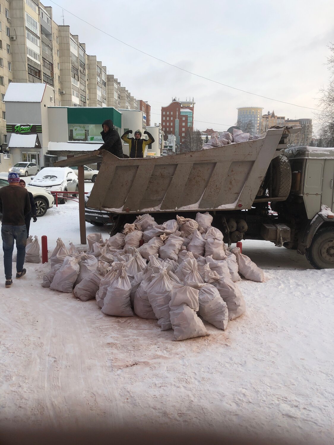 вывоз строительного мусора камаз, вывоз мусора, вывоз строительного мусора, вывоз мусора камаз, строительный мусор