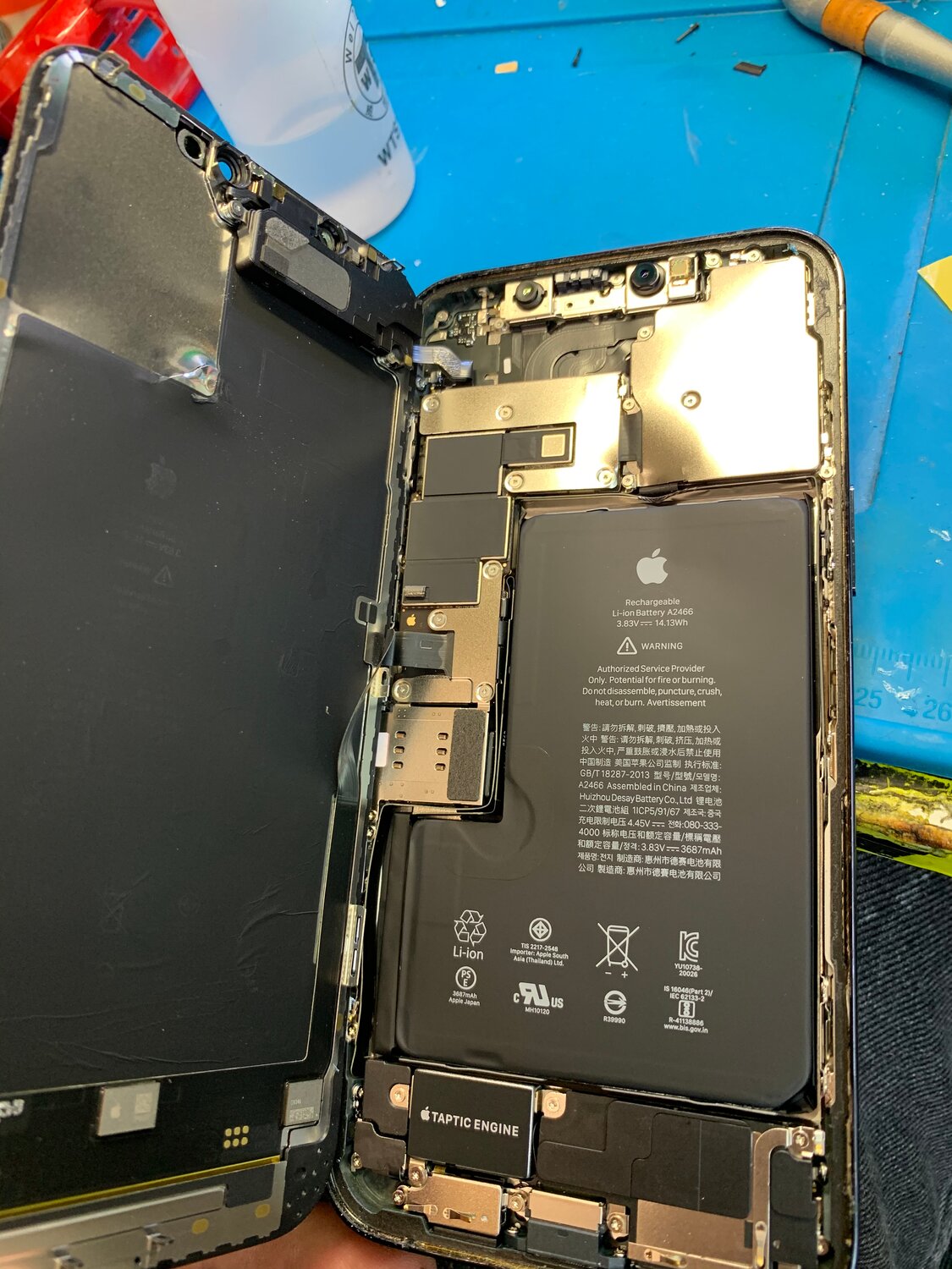 iphone 7 plus внутри, телефон ремонт, ifixit обои iphone 12 pro max, iphone, ревизии дисплеев iphone 7 plus