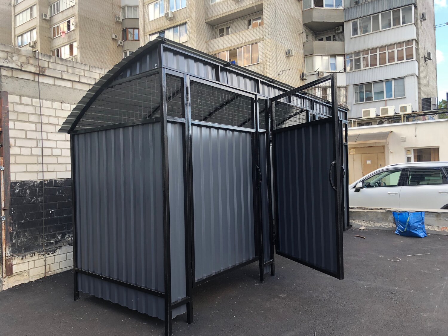 контейнерная площадка для мусора для кп, контейнерная площадка для мусора на 3 контейнера 3450х2000х2250, контейнерная площадка для мусора, контейнерная площадка для тбо премиум 6000х2300, ограждение контейнерной площадки для мусора ral7004