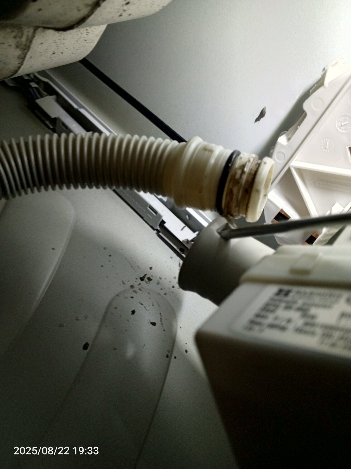 насос в стиральной машине, слив в стиральной машине, сливной насос для стиральных машин, замена сливного шланга стиральной машины, сливной шланг стиральной машины