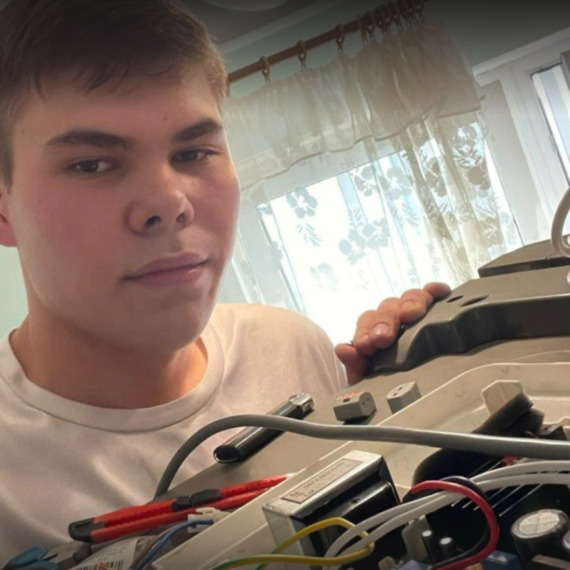 Артем Мишуков
