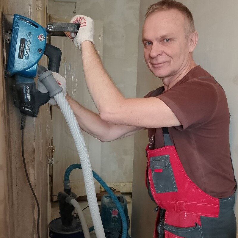 Эдвард Николаевич Е.