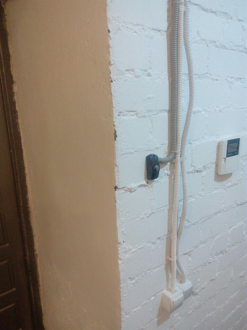 стен, электромонтаж, квартирный мастер выключатель, штроба для электропроводки, перенести выключатель