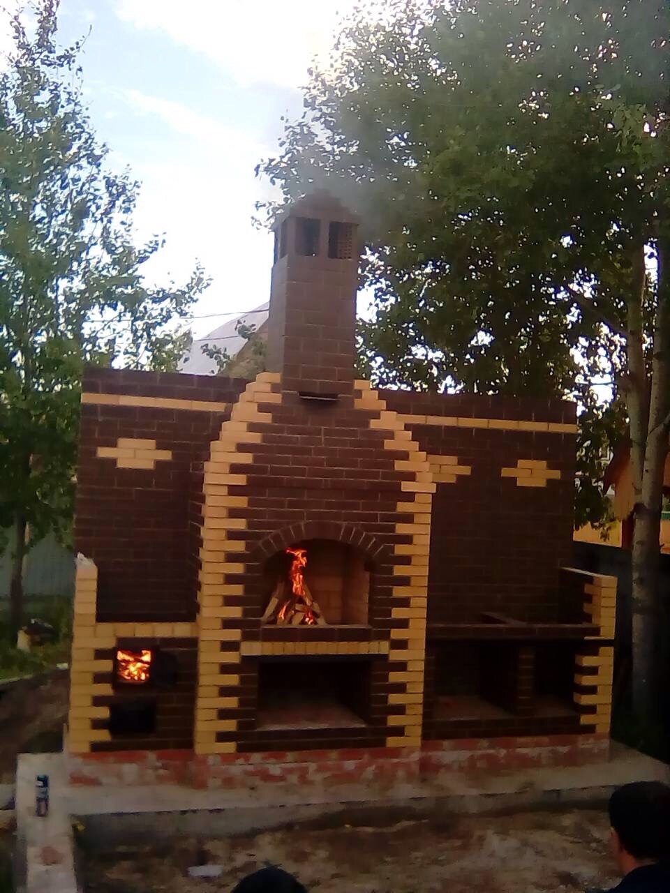 домик для барбекю из кирпича, барбекю из точеного кирпича, печи камины барбекю, барбекю, мангал барбекю