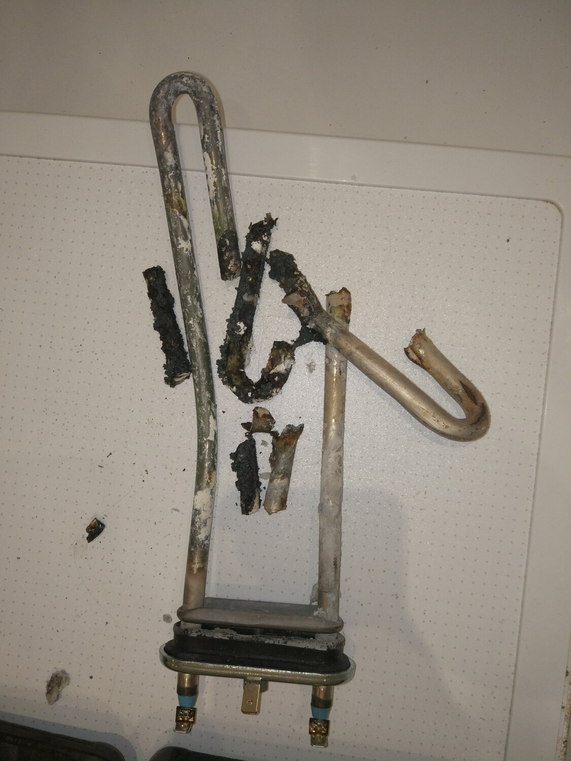 сломанный тэн, сгоревший тэн, тэн стиральной машины, тэн, прогоревший тэн стиральной машины