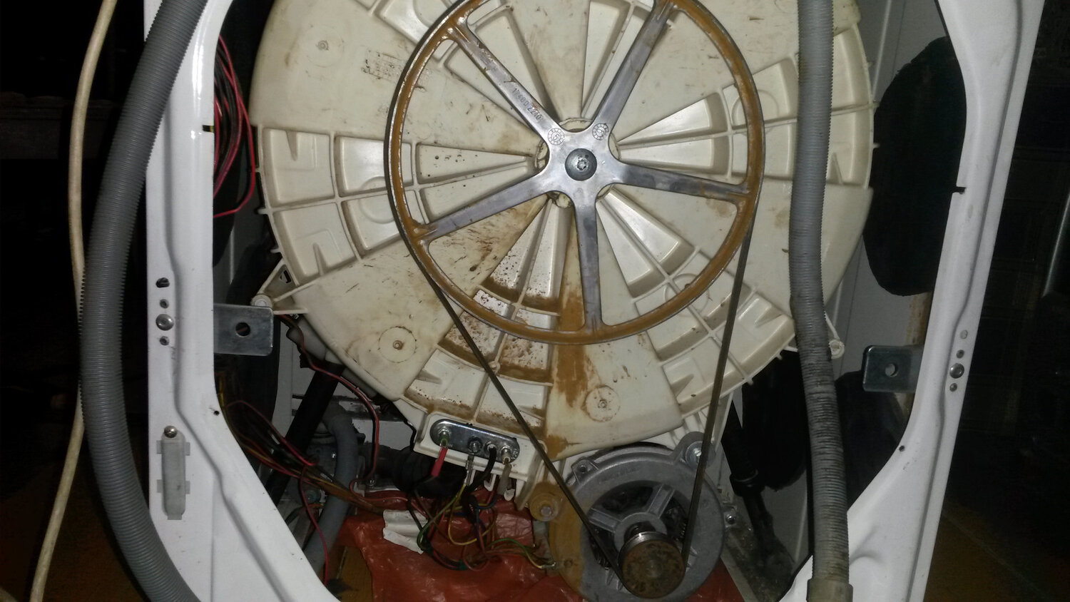 Ремонт и установка стиральных машин в Москве: 120 мастеров по ремонту стиральных