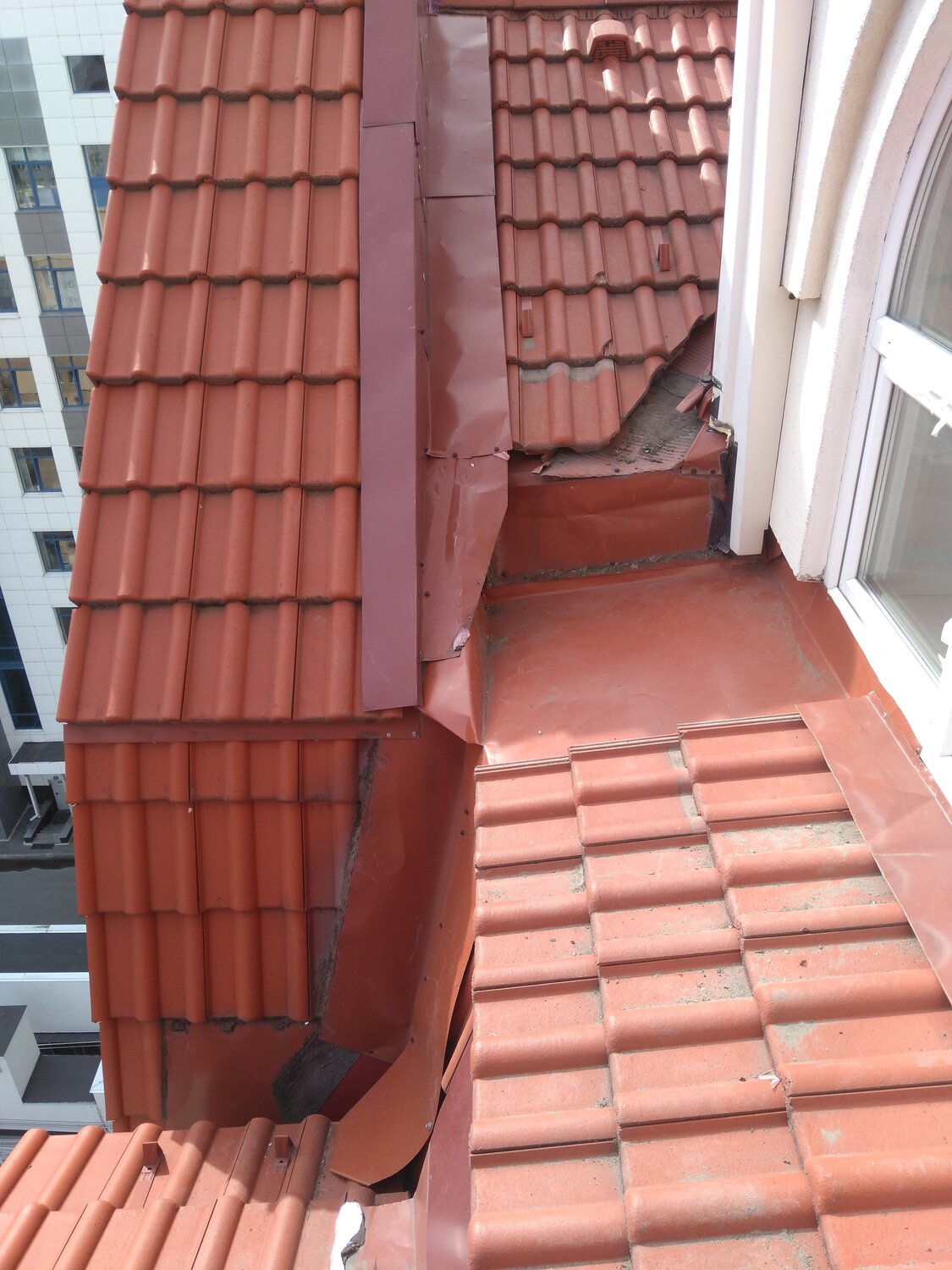 кровельное покрытие tondach цельная черепица, амадеус, черепица, черепица балтик тайл, монтаж керамической черепицы, металлочерепица