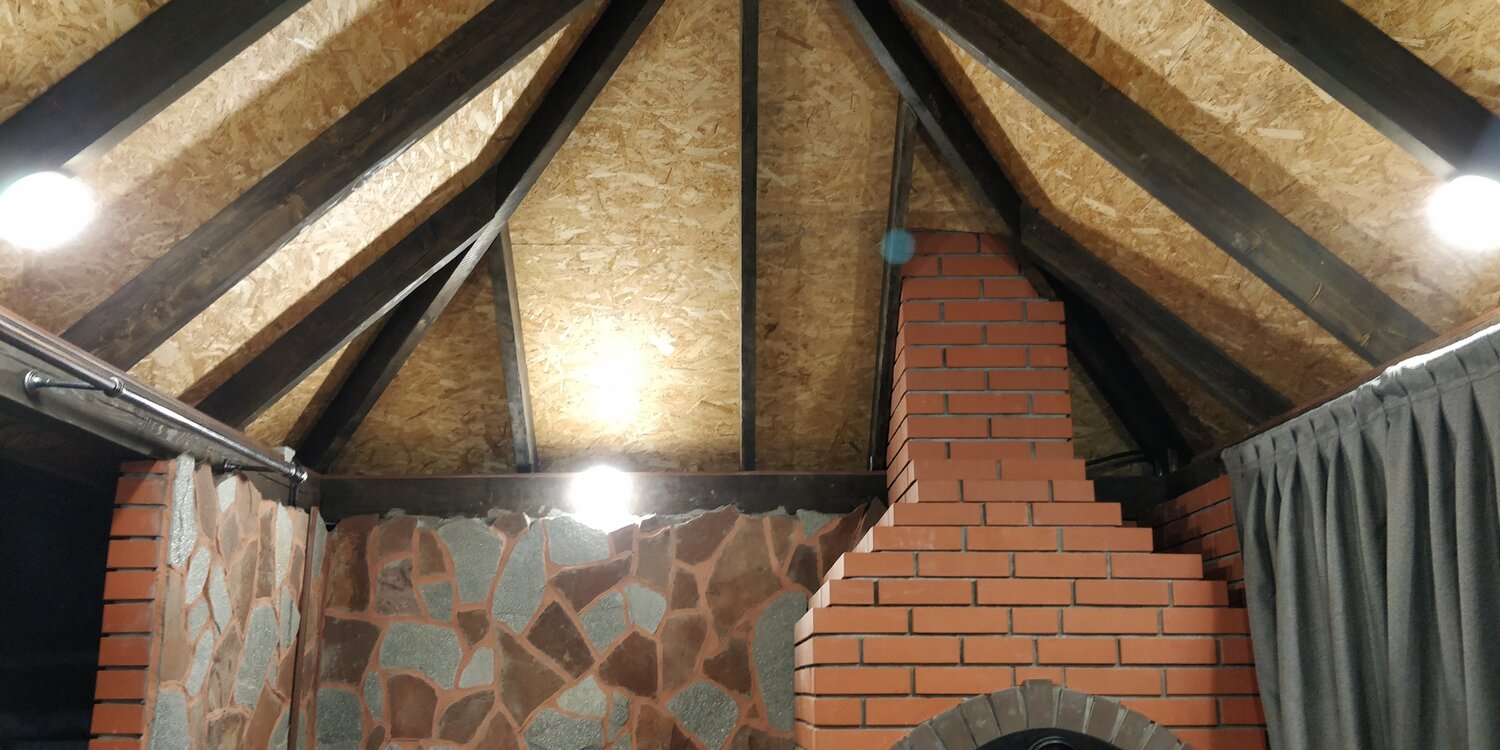 веранда примыкание крыши, потолок над печкой, баня с наклонным потолком, кладка, мансарда