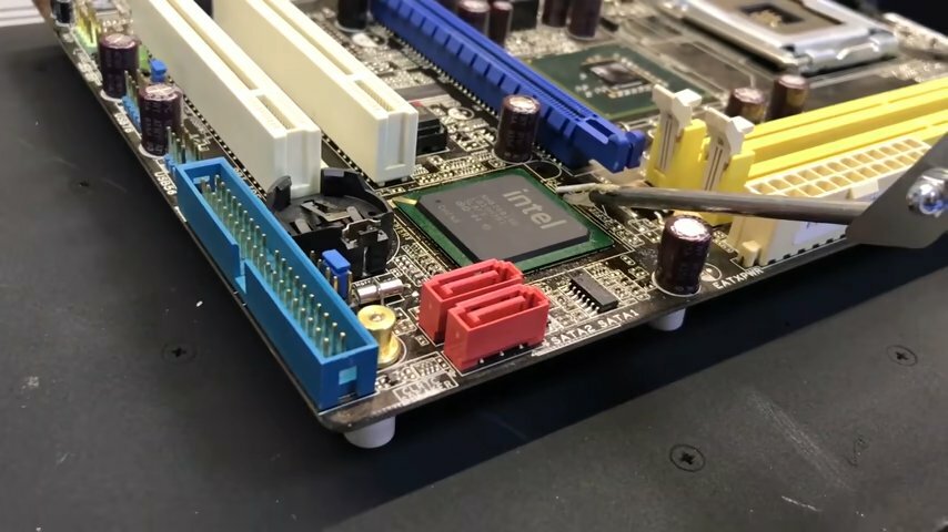 материнская плата gigabyte ga-ep41-us3l, gigabyte ga-8pe800, материнская плата гигабит ga-945pl-s3, материнская плата, gigabyte ga-ma790fxt-ud5p