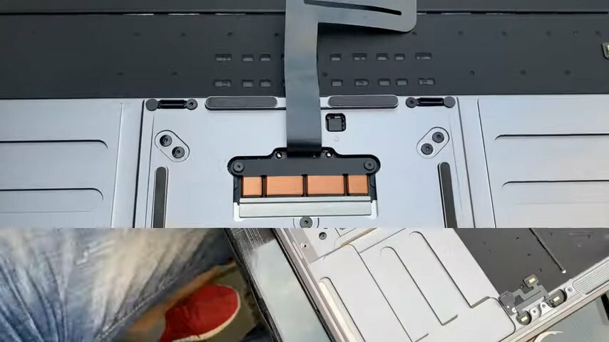 macbook 2016 разбор, жесткий припой на видеокартах, крепление под материнскую плату, ноутбук, macbook 2016 trackpad connector
