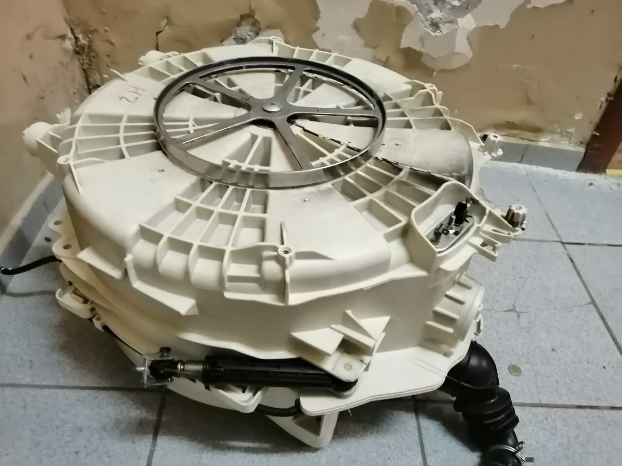 c00109633 бак стиральной машины indesit, бак стиральной машины 148026340, бак стиральной машинки индезит iwse5125, бак с барабаном для стиральной машины indesit wise8, бак стиральной машины gorenje mv6623