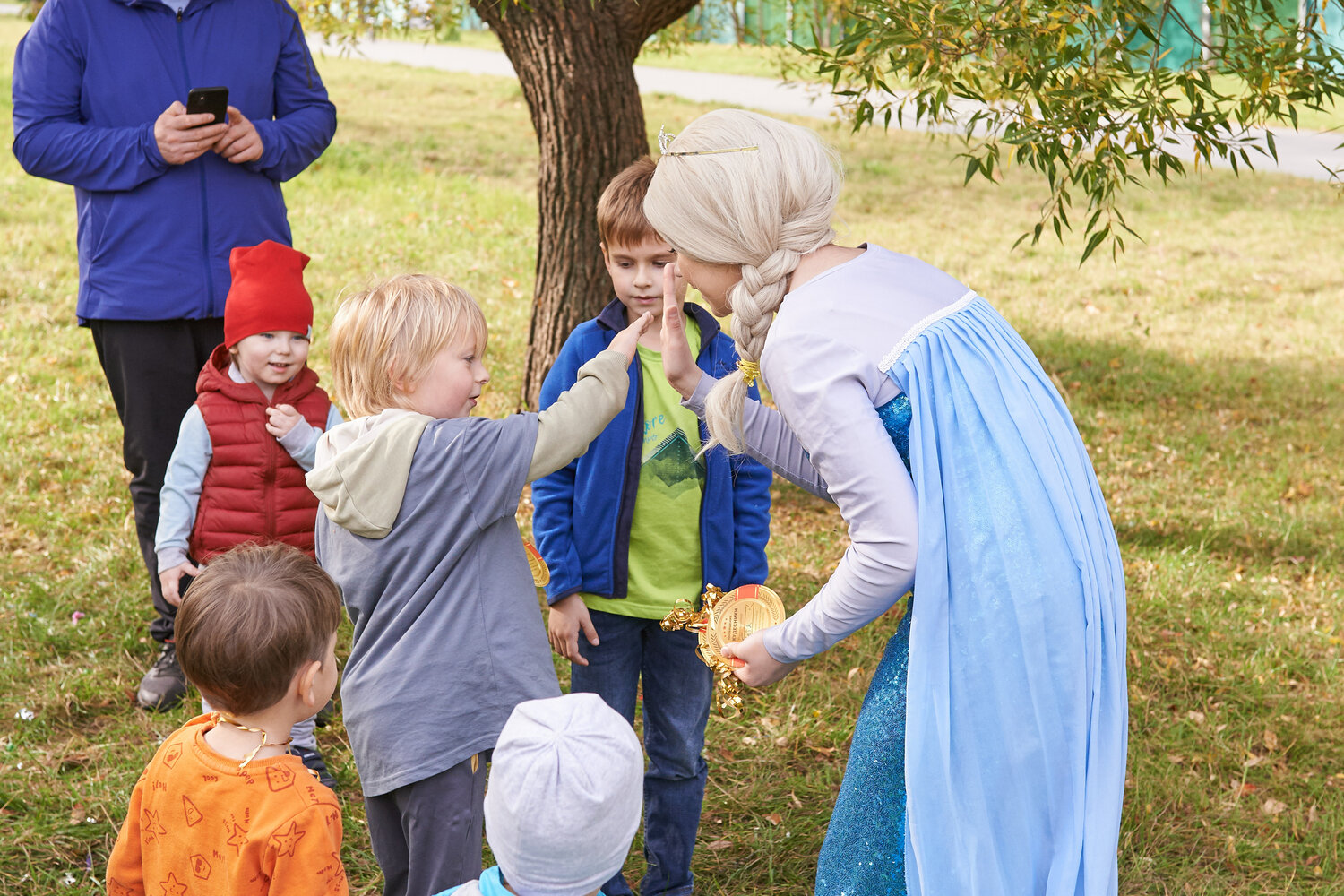 семейный праздник на улице, человек, люди, девочка, дети